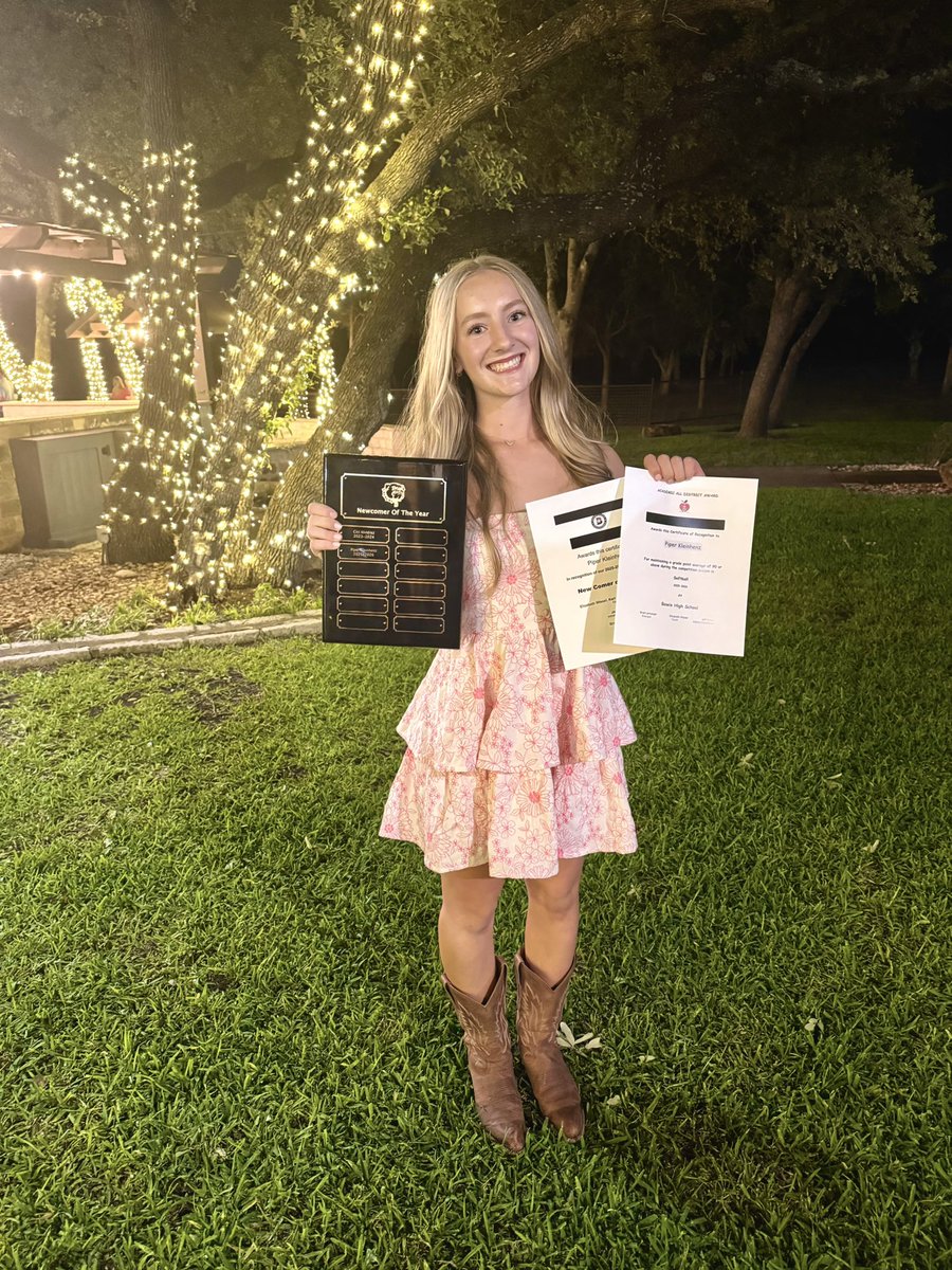 piperk_slaps's tweet photo. So honored to be named Pitcher of the Year District 26-6A and Newcomer of the Year for Bowie HS. Closing out the year with Academic All District and Top 10% Trustee award. Grateful for all the opportunities this year!! So proud of our team. @BowieGirlsSoftb @blaze_atx_2029 https://t.co/tmsMRyVwAh