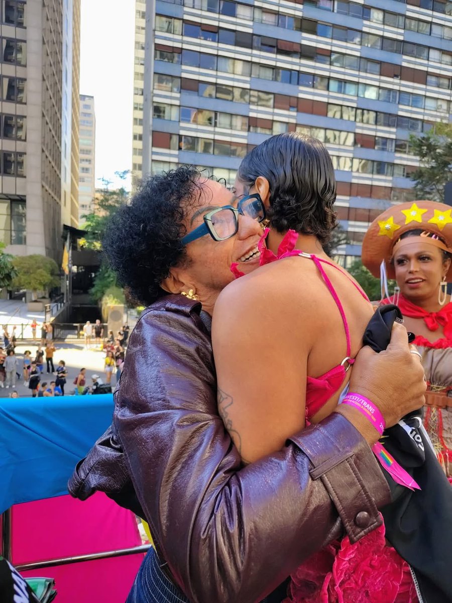 acervoquebrada's tweet photo. Jovanna Cardoso via Instagram com Linn da Quebrada na Parada LGBTQIA+. https://t.co/nJZReTb40j