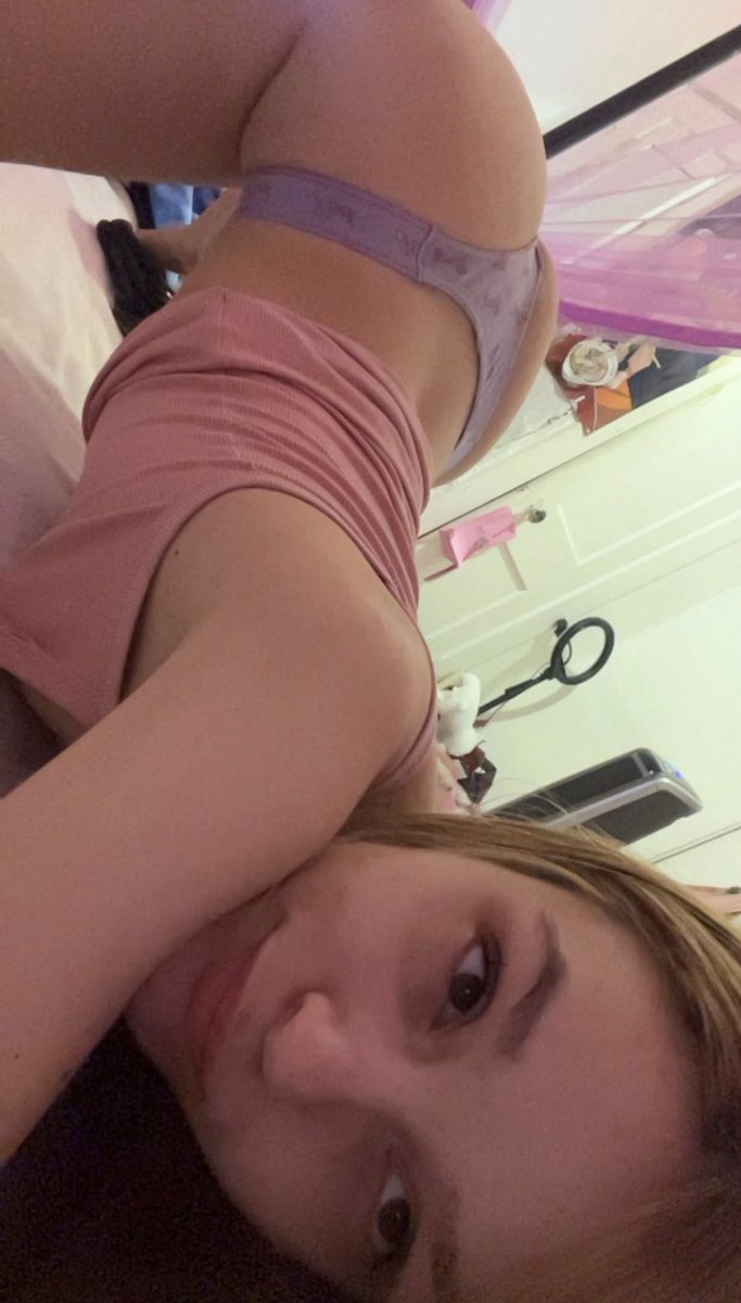 miaakittyy's tweet photo. need dilfs in my dms https://t.co/dSUIdCLvGu