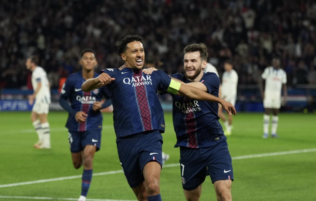 MegaPSG_'s tweet photo. 🎙️Khvicha Kvaratskhelia 🇬🇪 sur l’importance de Marquinhos 🇧🇷 avant la première finale de LDC contre l’Inter:

« Pour lui ce match était très très important parce qu’il avait déjà eu plusieurs occasions de gagner la LDC.

C’est un vrai leader et il nous a donné une grande motivation.

Je me souviens de son discours: “On est une grande famille. On a travaillé très dur pour arriver en finale. Il nous reste une étape pour rendre nos rêves réalité. Toutes nos familles, tout le monde est là, il faut jouer pour eux.“ » (Sports Illustrated)