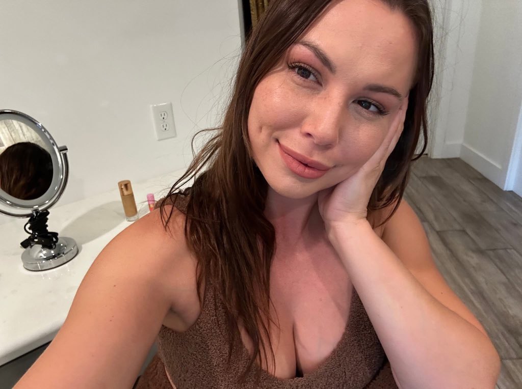 Lana tweet media