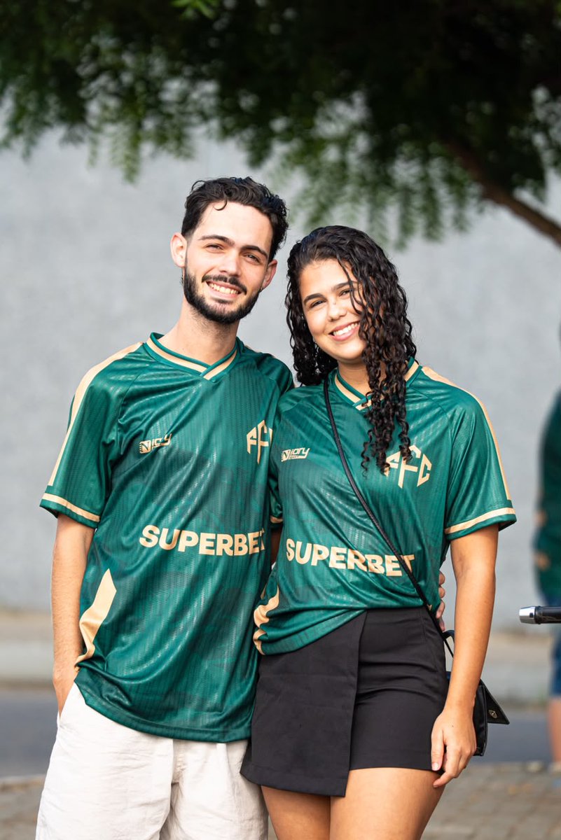 feirafc's tweet photo. É FEIRA OU NÃO É? 🇳🇬
A nossa torcida presente em mais um Dia de Feira na Superbet Arena. 🐊💚

📸 Enzo Britto | ASCOM FFC

#FFC #FeiraFutebolClube #BaianãoSérieB2026 https://t.co/0CxIQszoII