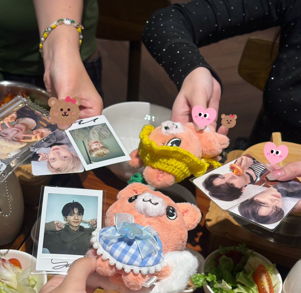 sandiiwu's tweet photo. Today: Yongsinie 🧸 got to meet so many friends !!! Thank you everyone for hanging out with me  ⸜(｡˃ ᵕ ˂ )⸝♡ 
สนุกมากมาก extrovert ได้ชาทพลัง 🔋 https://t.co/vfQcV49uoi