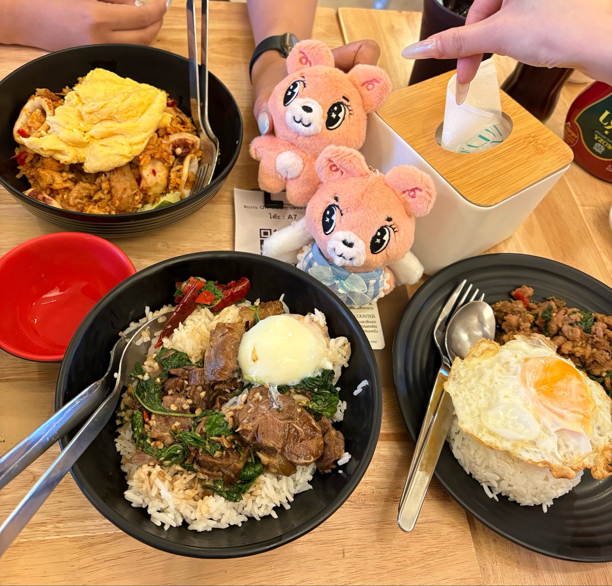 sandiiwu's tweet photo. Today: Yongsinie 🧸 got to meet so many friends !!! Thank you everyone for hanging out with me  ⸜(｡˃ ᵕ ˂ )⸝♡ 
สนุกมากมาก extrovert ได้ชาทพลัง 🔋 https://t.co/vfQcV49uoi