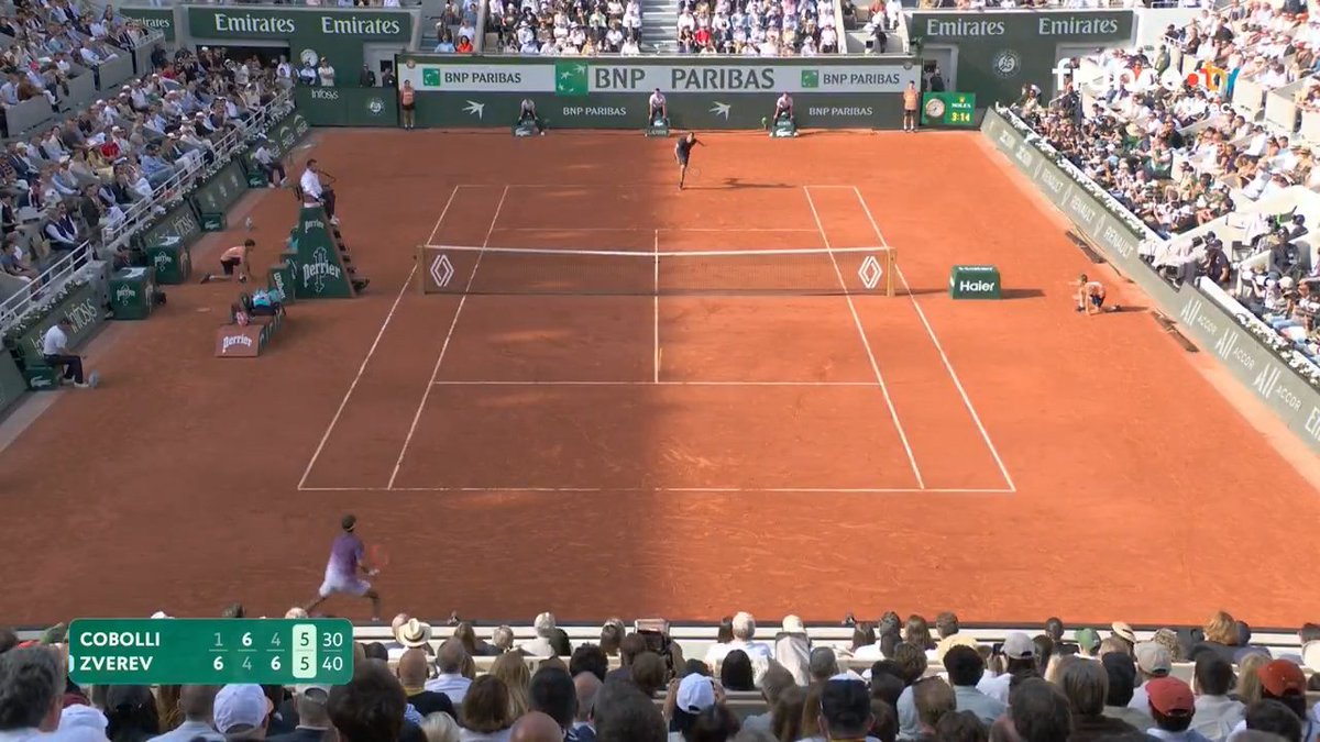 GrosChocobo's tweet photo. Elle est dedans ??? #RolandGarros https://t.co/8aieHyL31m