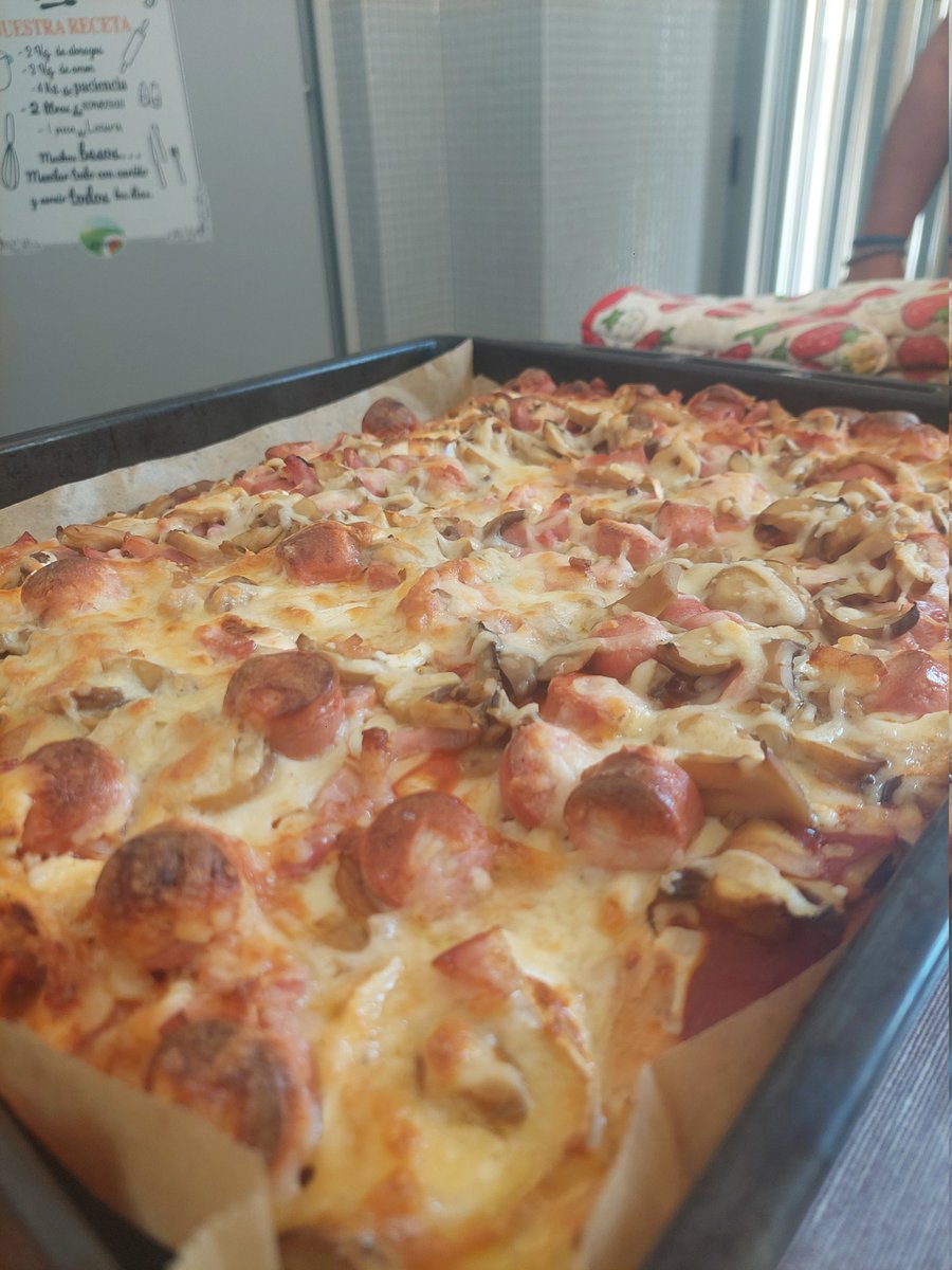 apoyat's tweet photo. ✳️ Taller de Cocina Italiana 👩‍🍳🇮🇹 en nuestra Comunidad Terapéutica 🏢.
Pizzas caseras 🍕:
➡️ Atún verduritas y queso Azul 🧀
➡️ Salchicas y Bacon con Rulo de Cabra 😋. https://t.co/VRqyQziq2U