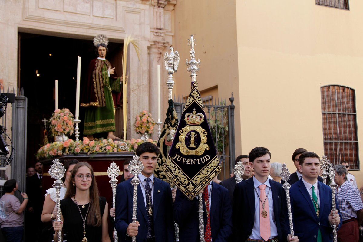 EspDeTriana's tweet photo. #GALERÍA | En la mañana de hoy, Su Divina Majestad ha recorrido las calles de nuestra feligresía en el tradicional #CorpusChico de #Triana, organizado por nuestra hermandad.

#EsperanzaDeTriana
📸 @ManuFerGomezFot https://t.co/KhYTPne3jC