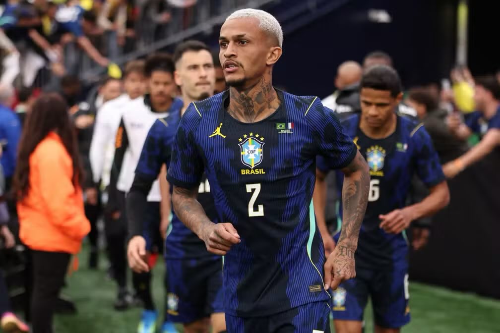 Futteboleiroos's tweet photo. 🚨 URGENTE!

CBF informa que o lateral-direito Wesley está cortado da Copa do Mundo por causa da lesão. O volante Éderson será o substituto. https://t.co/7xfZ8UNb3l