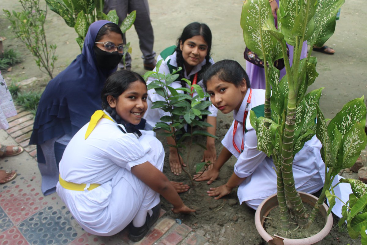 probhaaurora's tweet photo. As part of @MADW &amp; @WorldEnvironmentDay, the Rotary Club of Ramna and Eco-Schools Committee of Govt. Jamila Ayeenul Ananda Biddalay &amp; College organized a native tree plantation event in Dhaka to support biodiversity and climate resilience. @SERestoration https://t.co/QzVWEeJWlb