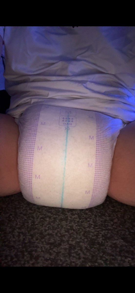 ABDL_Trans_F's tweet photo. Some pics :) <3 #diapers #bigdiaperfriday #bdf #diaperlover #abdl #soggydiapers #dl #wetdiaper https://t.co/l2DkqP1lXZ