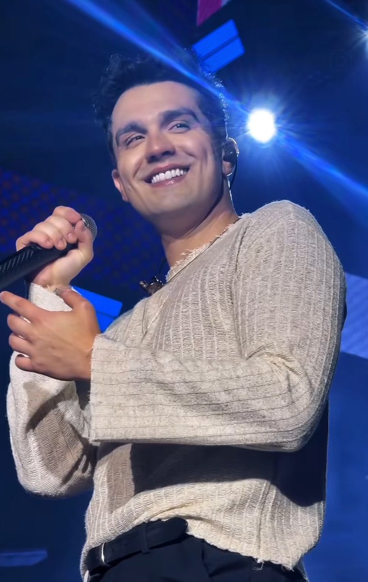 somdeluan's tweet photo. não supero o tanto que ele estava lindo 🥺 https://t.co/x18oI1Xn7m