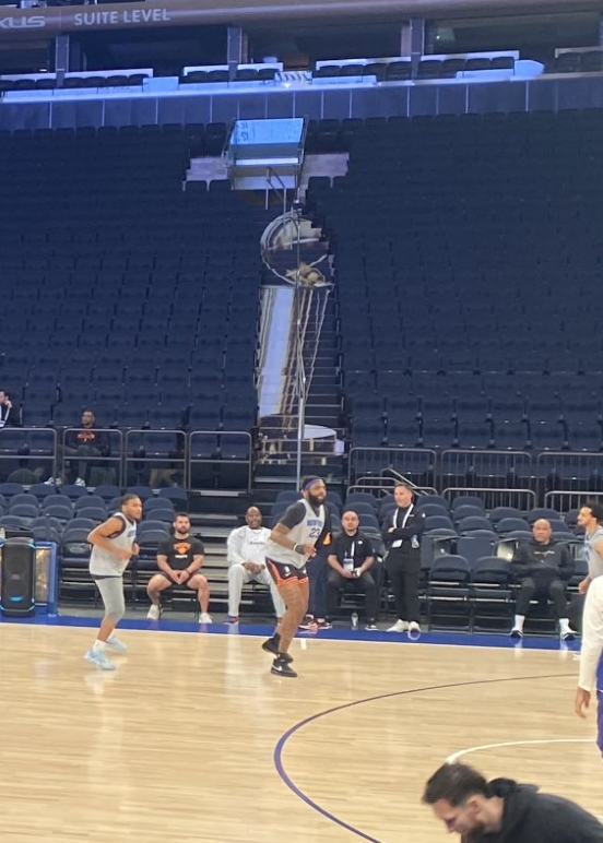 KnicksNation's tweet photo. Look at the stairs, look at the court. 

Living in a dream 

📷@Ian_OConnor https://t.co/LVivSbxLZB