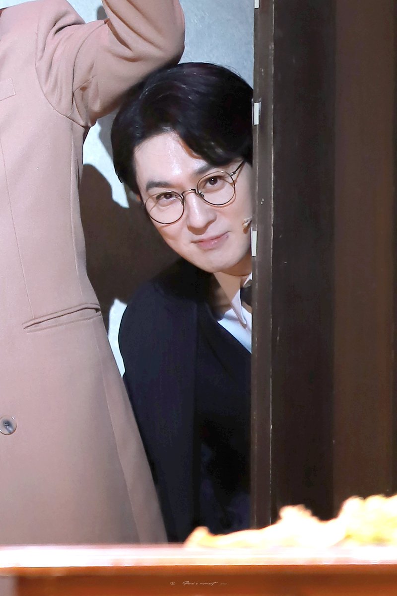 pine_s_pic's tweet photo. 260607 팬레터 막공 무대인사

김해진 役 | #강필석 배우님
정세훈 役 | #문태유 배우님

★. ⁎˚ ✰ - ̗̀필해진은 못말려.˳⁺ .ˆ⎚⩊⎚ˆ₊ ⊹ᯓ★ https://t.co/AW1ESgBcIA