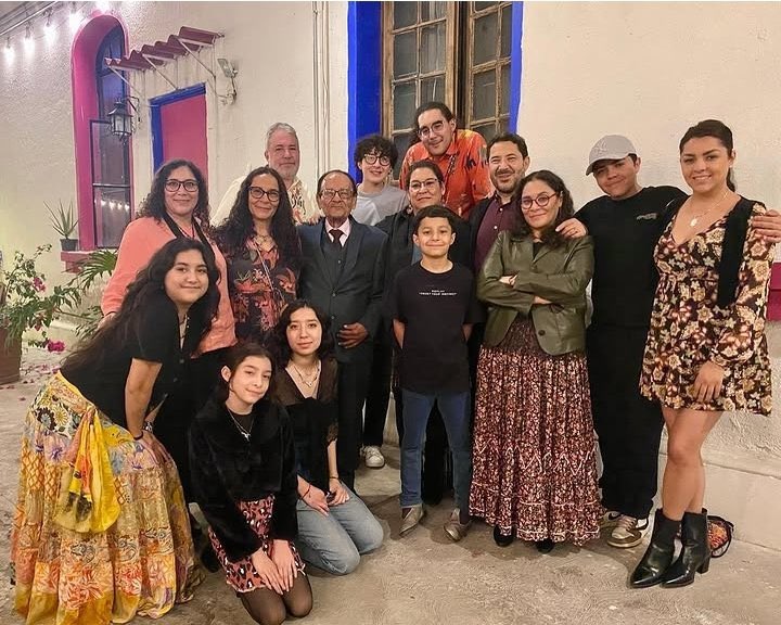 ChairoMeLaPelas's tweet photo. La gran familia BATRES, @martibatres @LeniaBatres 

Puro pvto mugroso hijos de su repvtisima madre. https://t.co/Tk4JFa4k1W