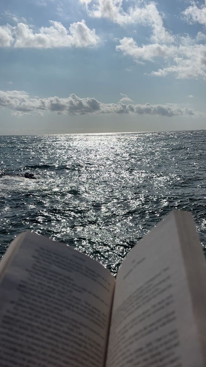 bloomele_'s tweet photo. the sea always knows how to quiet the    noise. https://t.co/Crii7AalSD