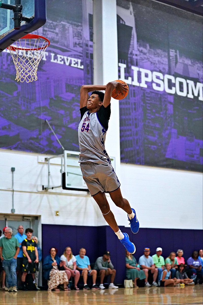 FatherRyanHoops tweet picture
