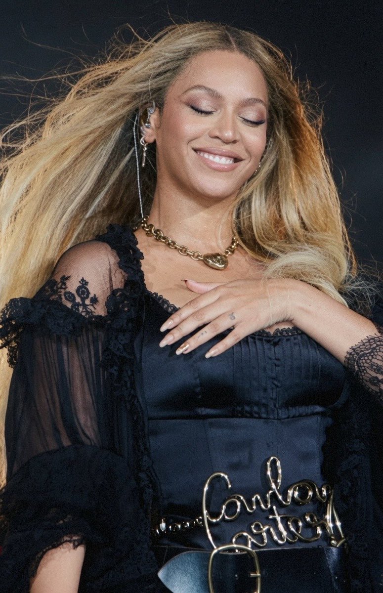 beybeeating tweet picture
