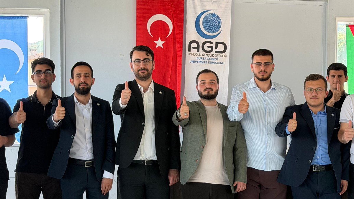 AGDUNi's tweet photo. 🔻Bursa 

◈ Üniversite Komisyon Başkanımız Muhammet Zahit Hünerli ve Komisyon Üyelerimiz, Bursa Şube Üniversite Komisyonumuzun Divan Toplantısı ve Mezuniyet Programlarına katılım sağladılar. https://t.co/DyLuwJQChB