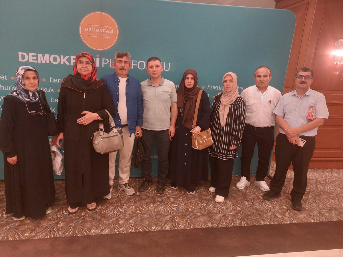 AskerAdalet's tweet photo. Bugün Demokrasi Platformu'nun düzenlediği "Adalet Hemen Şimdi" konferansına katıldık.

Ceza verilebilmesi için somut delillerin bulunması gerektiğini; niyet okumaya dayanan ve talimatla verilen kararların hukukla bağdaşmadığını vurgulayan Avukat Figen Çalıkuşu'na çok teşekkür ederiz.

#15TemmuzunMağdurAskerleri için, herkes için Adalet Hemen Şimdi!