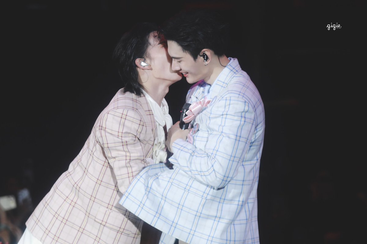 4B305F's tweet photo. พูห์ขี้แกล้งสุดๆไปเลยยย

PPV FANCON DDAY
#PoohPavelSecondDateFancon
#ppoohkt #poohpavel #pavelphoom
@ppoohkt @pavelphoom https://t.co/dTjo7q2YzO