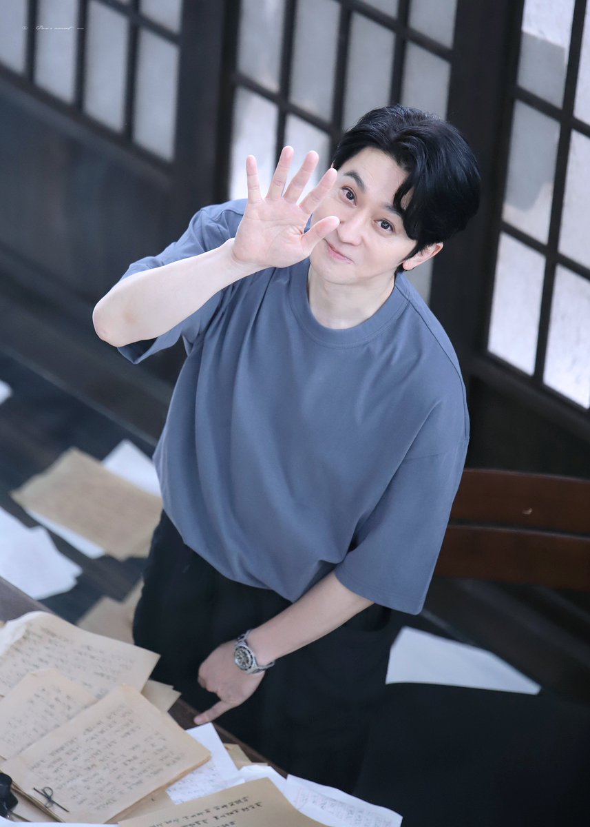 pine_s_pic's tweet photo. 260607 팬레터 공연 후

#강필석 배우님

ꕤ 천사인가..?ꔛ♡̷ https://t.co/FrGTVD14Ag