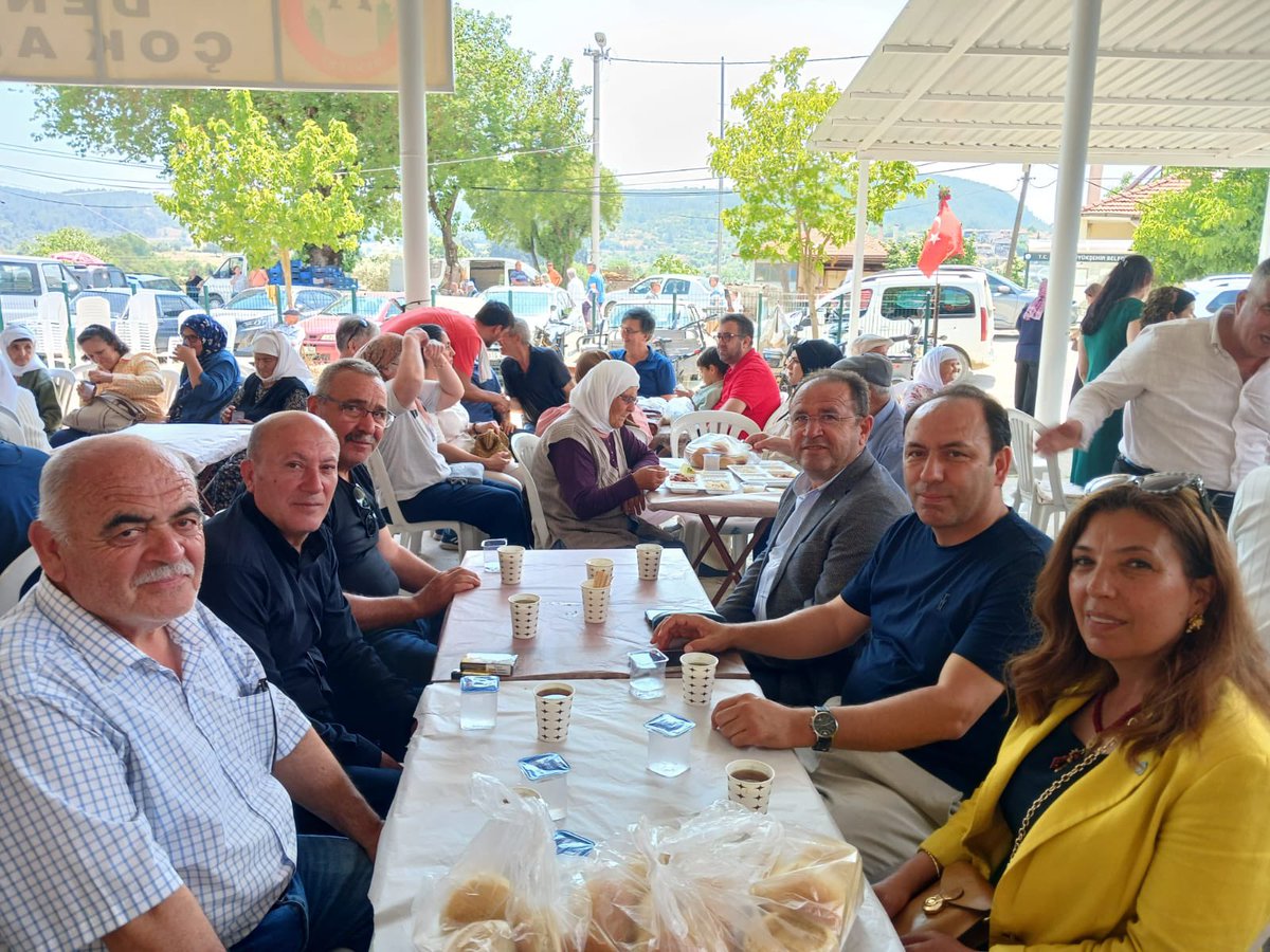 davut4800's tweet photo. Menteşe İlçe Başkanımız Ömer Kaygas, il ve ilçe yönetim kurulu üyelerimizle birlikte Denizova Mahallemizden Ayşe ve Osman Yıldız ailesinin kıymetli evlatları Rüstem Ekrem’in düğün cemiyetine katılarak mutluluklarına ortak olduk.

Nazan ve Rüstem Ekrem çiftine bir ömür boyu mutluluklar diliyor, ailelerini tebrik ediyorum. Kurdukları yuvanın sevgi, huzur ve bereket içinde daim olmasını temenni ediyorum.