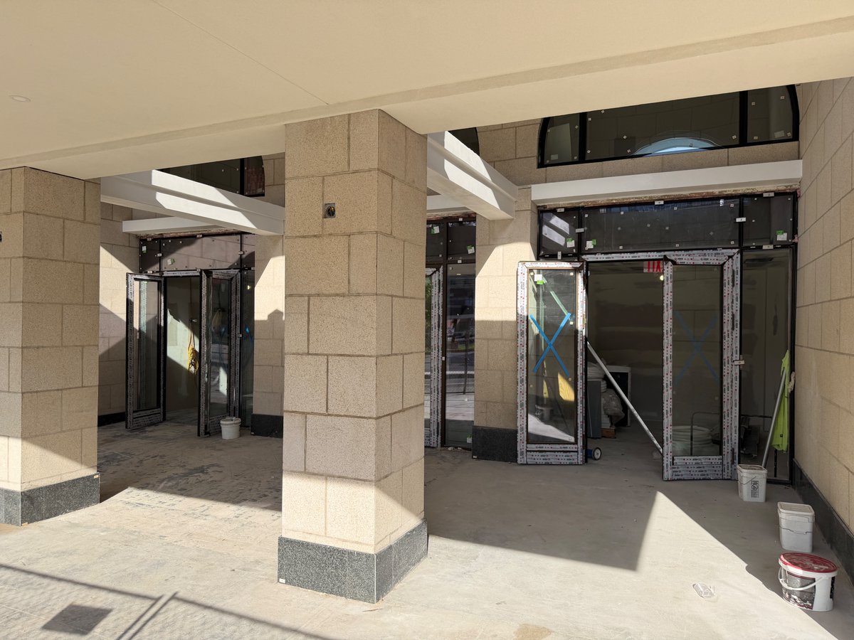 CitySceneSTL's tweet photo. The redevelopment of the Jefferson Arms Building into apartments, an AC Hotel, and retail/restaurant spaces continues.

It doesn't appear that there's too much work left to complete. https://t.co/uqvUGvn26b