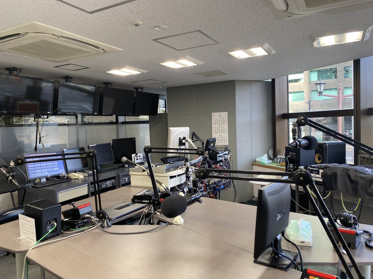 interfmplus's tweet photo. おはラジオ〜😆

今朝はドゥービー・ブラザーズの「Listen to the Music」聴いてます♫
この心地よいギターのカッティングで心が弾みます！

さあ水曜も( *･∀･)9ﾞファイト♪

ラジオは音もだち！
interfmTOKYO＋は皆様の販促応援団

#企業公式が朝の挨拶を言い合う
#企業公式相互フォロー https://t.co/NUM6JthYBZ