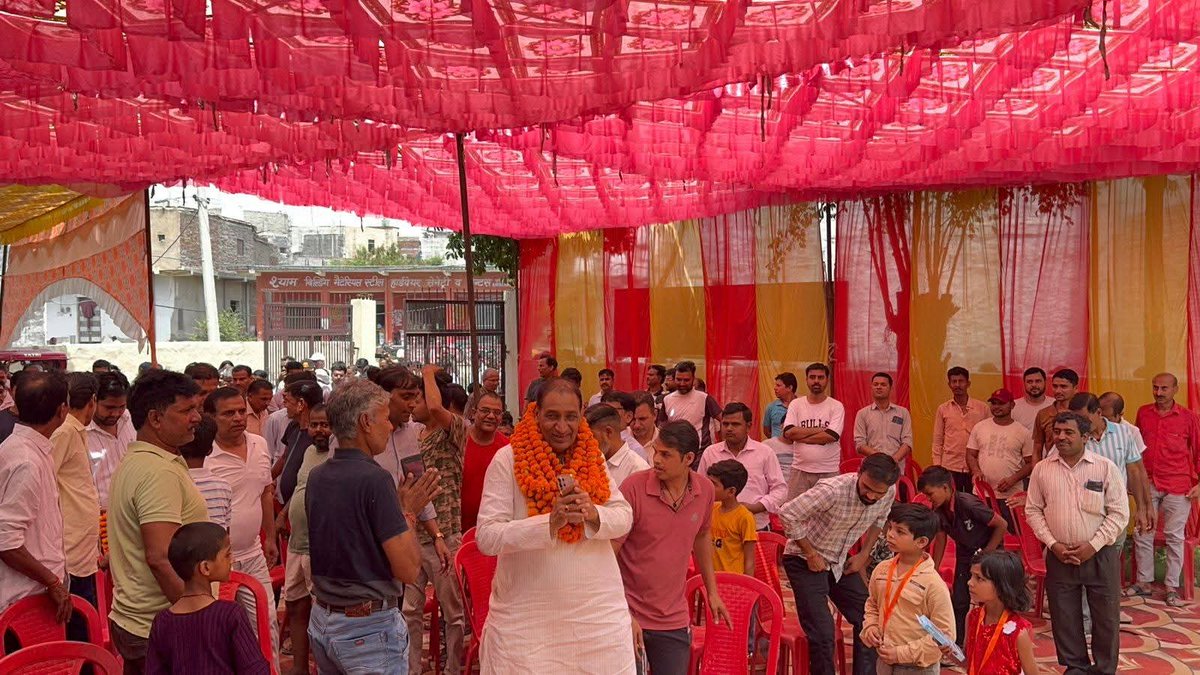 tejpalnagarMLA's tweet photo. आज दादरी विधानसभा क्षेत्र के ग्राम कुलेसरा स्थित संजय विहार कॉलोनी में विभिन्न विकास कार्यों के उद्घाटन कार्यक्रम में गौतमबुद्ध नगर भाजपा के जिलाध्यक्ष श्री @iabhishek4bjp जी के साथ सम्मिलित हुआ।

क्षेत्रवासियों को बेहतर मूलभूत सुविधाएं उपलब्ध कराने एवं क्षेत्र के सर्वांगीण विकास के उद्देश्य से निरंतर विकास कार्य किए जा रहे हैं। इन कार्यों से स्थानीय नागरिकों को सुगम आवागमन एवं बेहतर जनसुविधाओं का लाभ मिलेगा। जनता की सेवा और क्षेत्र के विकास के प्रति हमारी प्रतिबद्धता आगे भी इसी प्रकार निरंतर जारी रहेगी। #MLADadri

@narendramodi @AmitShah @NitinNabin @myogiadityanath @sunilbansalbjp @idharampalsingh @mppchaudhary @BrijeshSinghBJP @dr_maheshsharma @BJP4UP