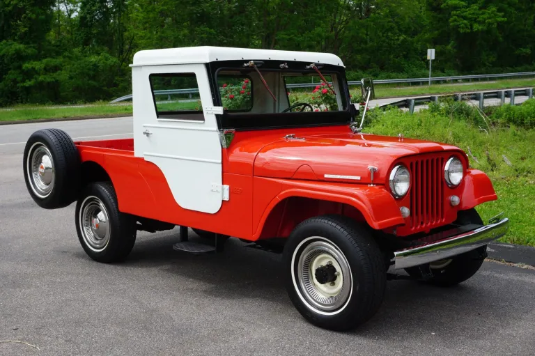 nelmagene2010's tweet photo. Does this meet your standards?

1965 Jeep CJ-6A Tuxedo Park Mark IV https://t.co/APsgqAEkuz
