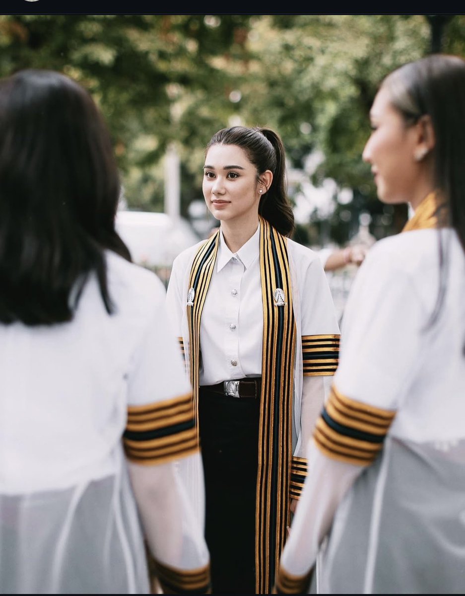lena_miufanfics's tweet photo. “Ela tenta mandar. Miu faz ela perder o controle. 🔥🐾”
https://t.co/Tl5I8KE2xF
#ลีน่าหมิว #fanfictionLenaMiu
#LenaMiu #lesbianfiction
#GLfic https://t.co/QaDphDnYTX