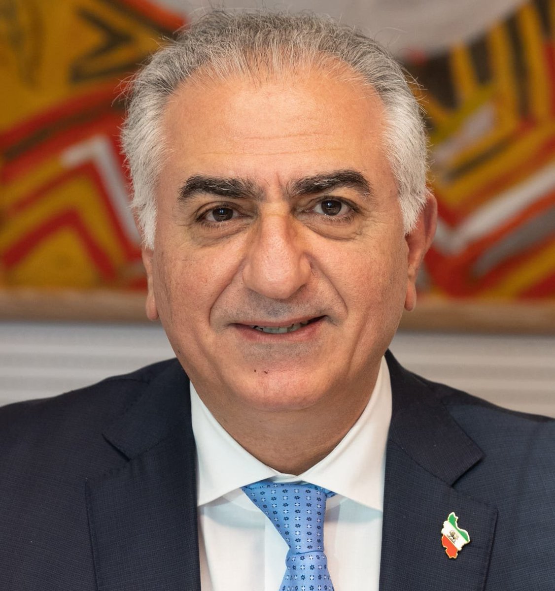 Usmilitryy's tweet photo. Should Reza Pahlavi be part of Iran’s next government ?

A) Yes
B) No
C) Advisory role only
D) Public decision https://t.co/NISS721lb1