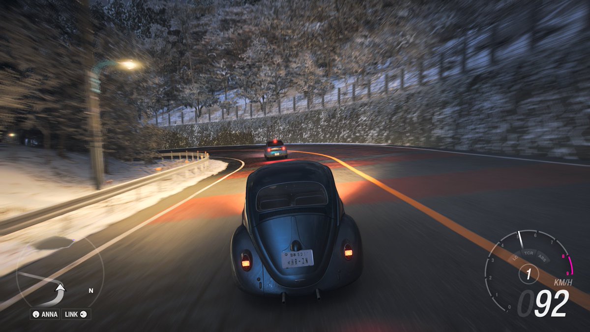 TronM4's tweet photo. 冬の夜道を一人でただ走ってると寂しくなった。今までのゲームにない感覚。
#ForzaHorizon６ https://t.co/p5xCxWoxiE