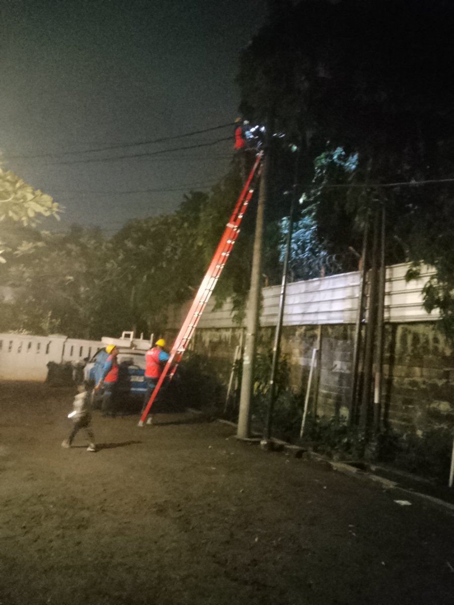 LexDivina00's tweet photo. @pln_123 makasih min sudah direspon pengaduannya malam2 👍 https://t.co/6H59eP5In2