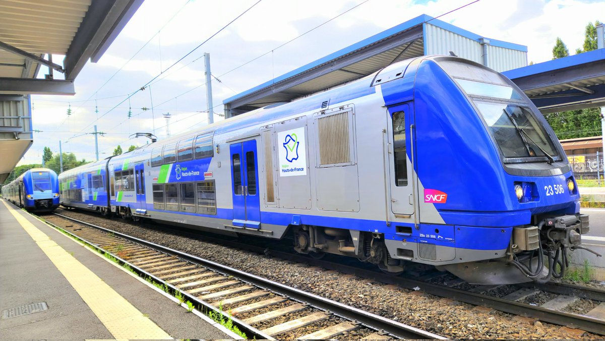 sgenmobilite's tweet photo. 📽 TER Hauts de France 🚈 TER 2NPG (Z 23500) : Valenciennes ➡️ Douai (P43) 🎥
https://t.co/JvO0e91jOx
#terhautsdefrance #terhdf #ter2npg #z23500 #valenciennes #douai #p43 https://t.co/w1YLA0hEuq