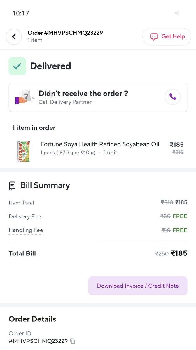 itzronn98's tweet photo. @ZeptoNow @zeptocares  #zeptofraud  I ordered fortune refined oil (870g or 910g) but I received 750g packing which is of rs 149 on your app but I paid 185rs for other pack and now your customer care is not exchanging or refunding my money #fraudzepto #cheaterzepto https://t.co/e8xMjZW3OA