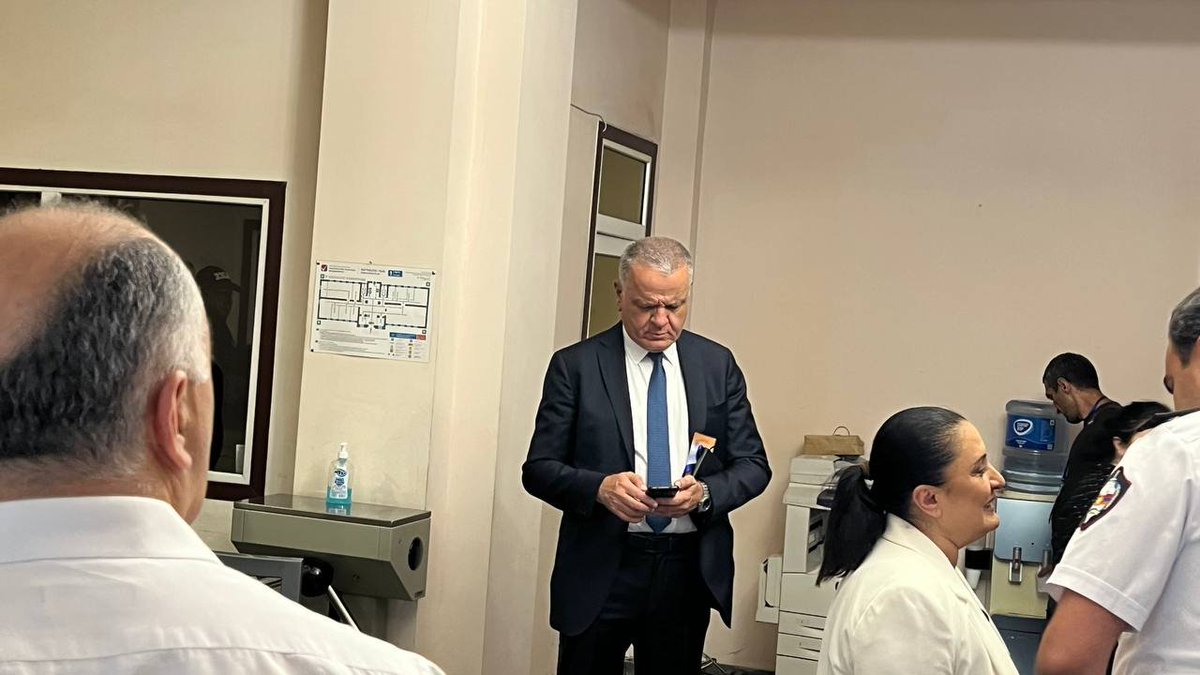 SputnikArm's tweet photo. 🇦🇲🗳The Central Electoral Commission is preparing to announce voter turnout in the elections. 

EU Ambassador to Armenia Vassilis Maragos is also present at the scene.

➡️Subscribe to @SputnikARM for live updates from #Armenia’s parliamentary elections. https://t.co/nu9eC0Hbkl
