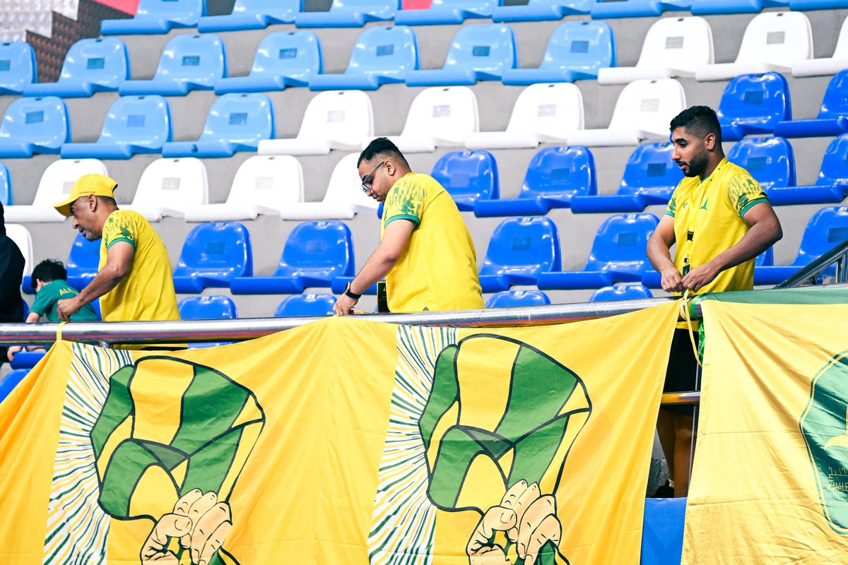 Khaleejclub's tweet photo. ما بين #مجلس_جمهور_الخليج وملوك الصالات .. يزدان الحضور ويكتمل المشهد❤️‍🔥🔰 https://t.co/1hbar0u9yw