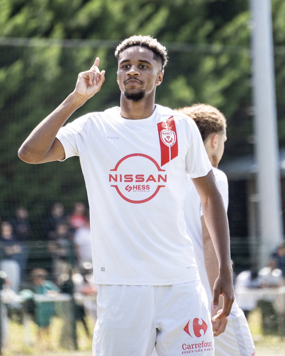 asnlofficiel's tweet photo. Nos petits chardons sont en N2 ☝️🤩

Grâce à leur victoire 2-0 face à Sedan, les joueurs de Nicolas Florentin accèdent directement à l’étage supérieur, sans même attendre le résultat du barrage n°3 ✅

Une saison parfaite pour notre équipe réserve, à l’image de nos U18 et U16, qui conclue l’exercice de la plus belle des manières 😍

🏆 Champions x3
🔝 Accessions x3 

👏 Félicitations à tous ! Une année historique pour la formation du club ❤️🤍

#ASNLFormation #PetitChardonDeviendraGrand