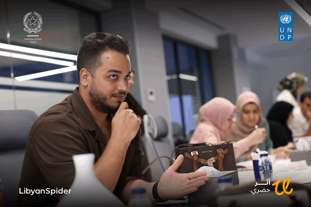 Maharah_Init's tweet photo. كما انتقل المشاركون من الجانب النظري إلى التطبيق العملي، حيث عملوا ضمن فرق على تحليل التحديات الحضرية القائمة داخل نطاق كلية الهندسة بجامعة طرابلس، واستكشاف أسبابها الجذرية، ثم اقتراح أفكار وحلول تقنية يمكن أن تسهم في معالجتها وتحسين تجربة المستخدمين وجودة البيئة الحضرية. https://t.co/uZ22Kg8oNJ