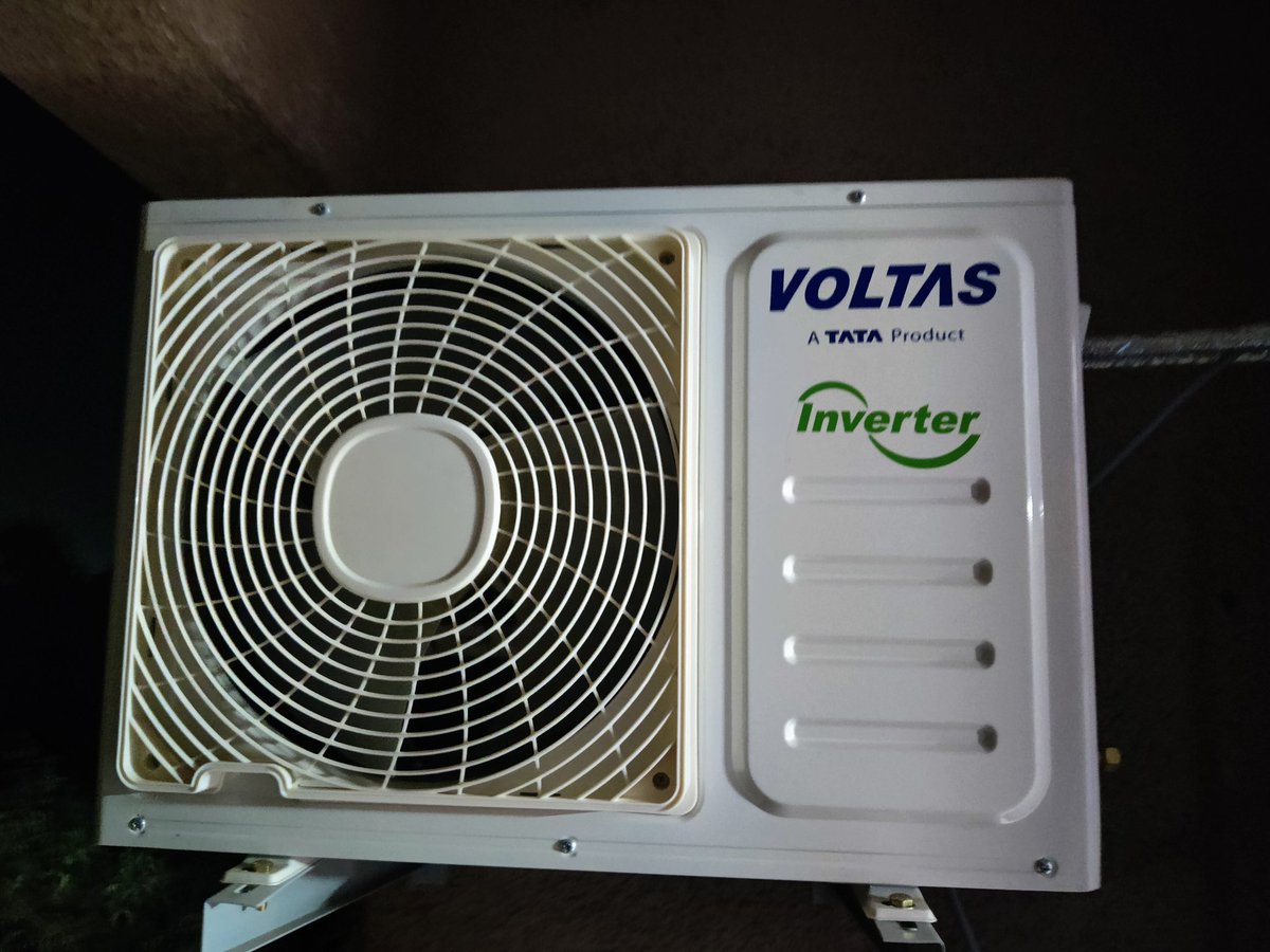 iakhand_psingh's tweet photo. I purchased a brand new voltas 1 Ton AC form flipkart (26th may26). Installed on 30th may-Technician confirmed PCB defective at installation.
8+ days passed, no replacement,no repair. service centre says PCB not available.
Very poor experience form @Flipkart &amp; @myvoltas . https://t.co/wrfWrXBvbr