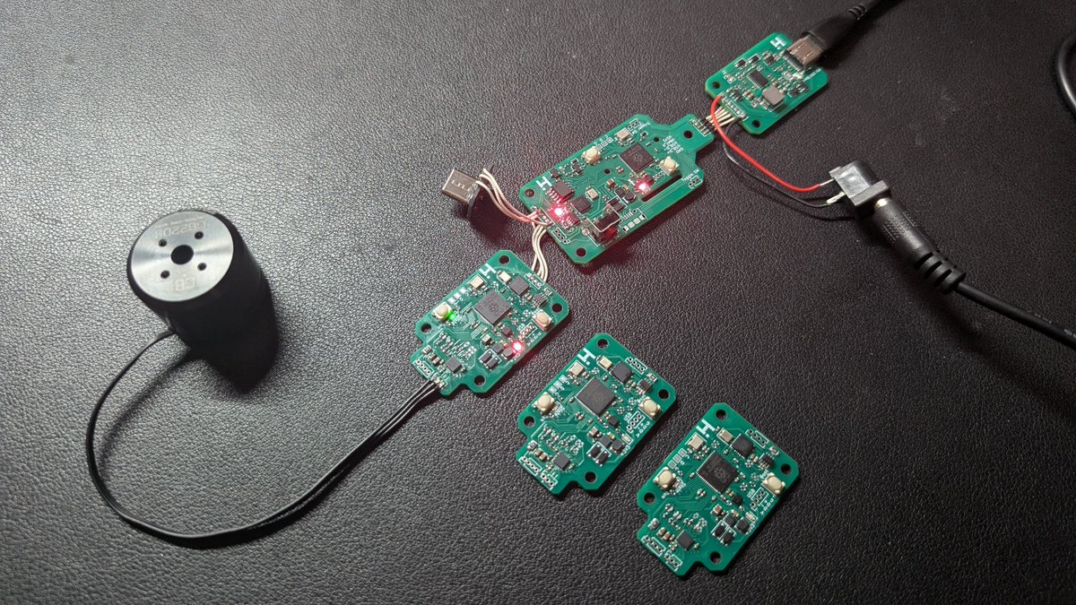 HiFi_factory's tweet photo. 進捗
昨日の問題は一旦忘れて…
開発環境構築と軽いプログラム
#PlatformIO にてearlephilhowerコアを使用
軽く電源周りの設定と #simpleFOC を導入…
モーター動いた!
ハード&ソフト、両方問題ないことが確認できました
後回しにしてた基板もはんだ終了
さて、ここからはソフトウェア編も開始です https://t.co/jmD0jrLtgz