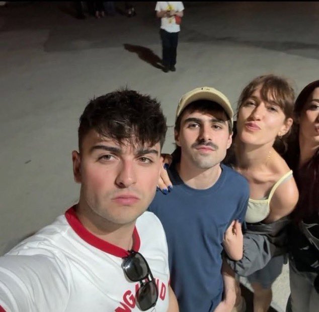 rompeolastan's tweet photo. es fuerte :( https://t.co/CVrQYmttvu