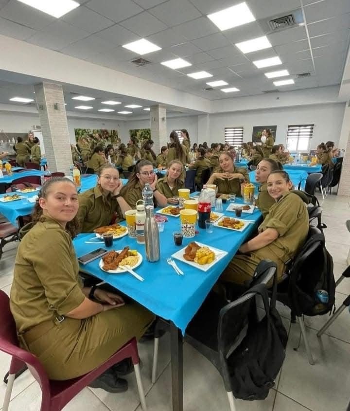 IDFMAGA's tweet photo. A nak*d girl can get 700 likes in 7 min. 

Let's see how many likes get our soldiers. https://t.co/spTlduClwQ