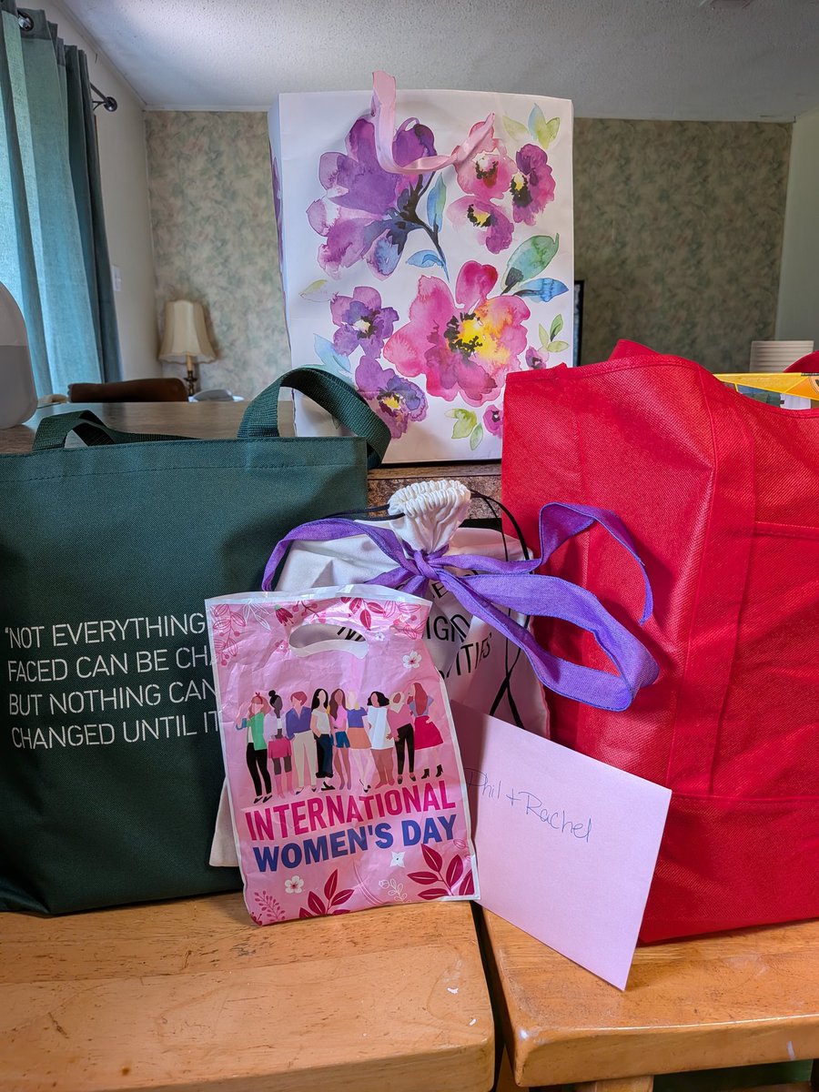 MyDearestDenise's tweet photo. Making sure everyone has a gift when we come to town and handling business face to face vs online. https://t.co/1SKHxX7jwz