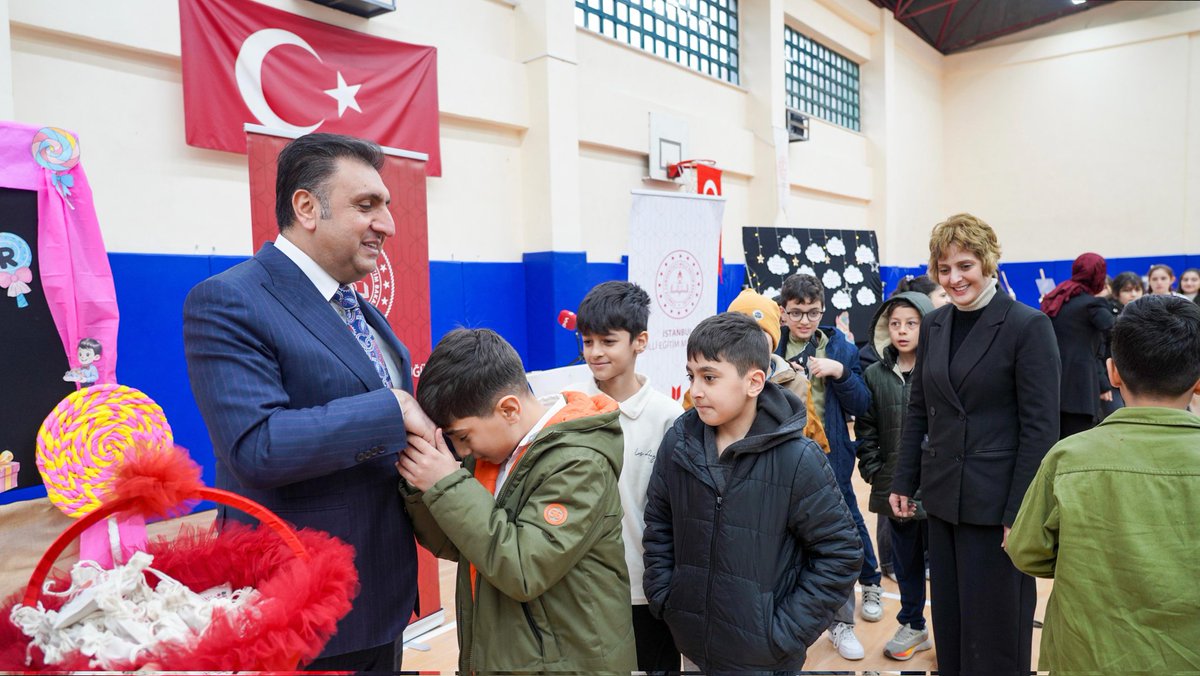 muradserif's tweet photo. Yıllardır eğitime emek veren, öğrenciyi merkeze alan yaklaşımı, nezaketi, samimiyeti ve yapıcı liderliğiyle tanıdığımız İl Millî Eğitim Müdürümüz @MucahitYentur'ün eğitim adına ortaya koyduğu gayrete şahidiz.

Eğitime gönül verenlerin yanında olmaya devam edeceğiz.
@tcmeb https://t.co/816AJr72Uo