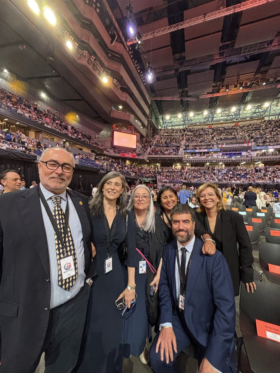 hugomabarca's tweet photo. Hemos venido una representación del Grupo Parlamentario de @MasMadrid__ al encuentro con el papa León XIV.

Desde el respeto, el cariño y también la alegría por un mensaje esperanzador que ojalá cale frente al odio y el ataque a quienes más justicia necesitan. https://t.co/vWcF5gLwPd