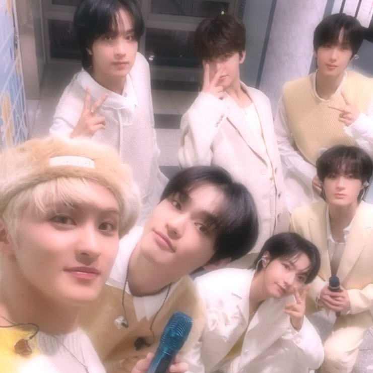ona_bol's tweet photo. nct dream as Sylvania Families thread 🐻🎀 — a thread: https://t.co/luGBYjtPXR