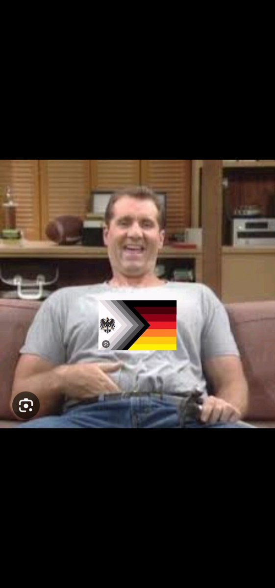 Tom_SelfDefense's tweet photo. @wal81464 Es ist halt immer dieselbe alte Anstalt.
Egal wie sehr sie versuchen, mal nach oben zu treten, das System bezahlt seine Heuchler.
Also Fernseher aus!🤣 https://t.co/crPhs5iovq