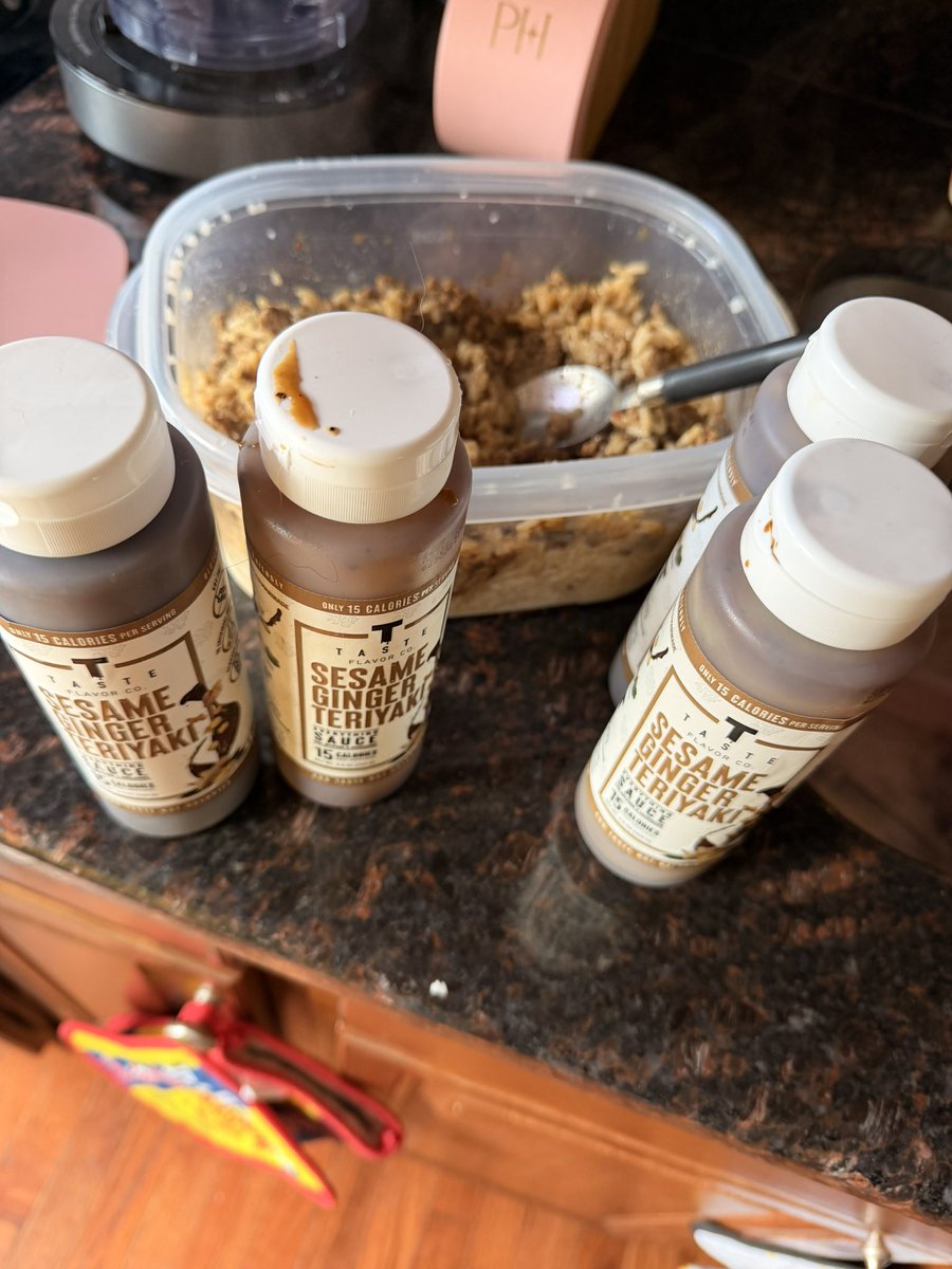 410BreadWinner's tweet photo. ur messing up @TheJoeySwoll 🤦‍♂️ umma need u to do better and make a whole gallon of this ASAP.. please and thank u 😅🥴🤤i go thru too much too quick 😅😂 #dobetter https://t.co/AmrJ4hLr2z
